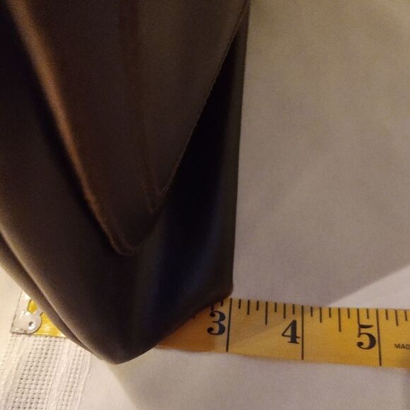 Liz Claiborne Brown Leather Shoulder Bag Purse - Picture 14 of 16